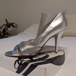 Nine West 4" Jinnett Silver Open-toed Pumps 10